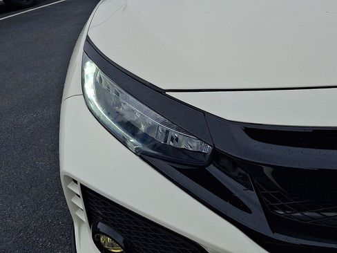Used 2018 Honda Civic Type R image 9