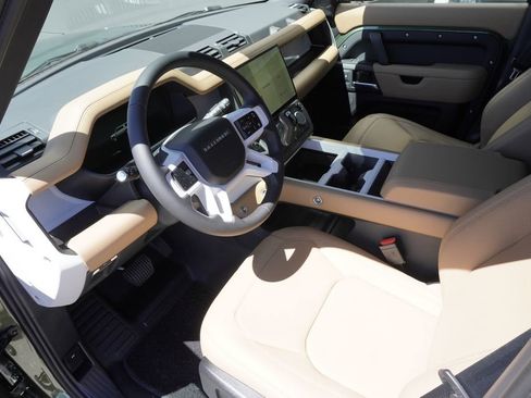 New 2026 Land Rover Defender 130 X-Dynamic SE AWD/4WD image 18