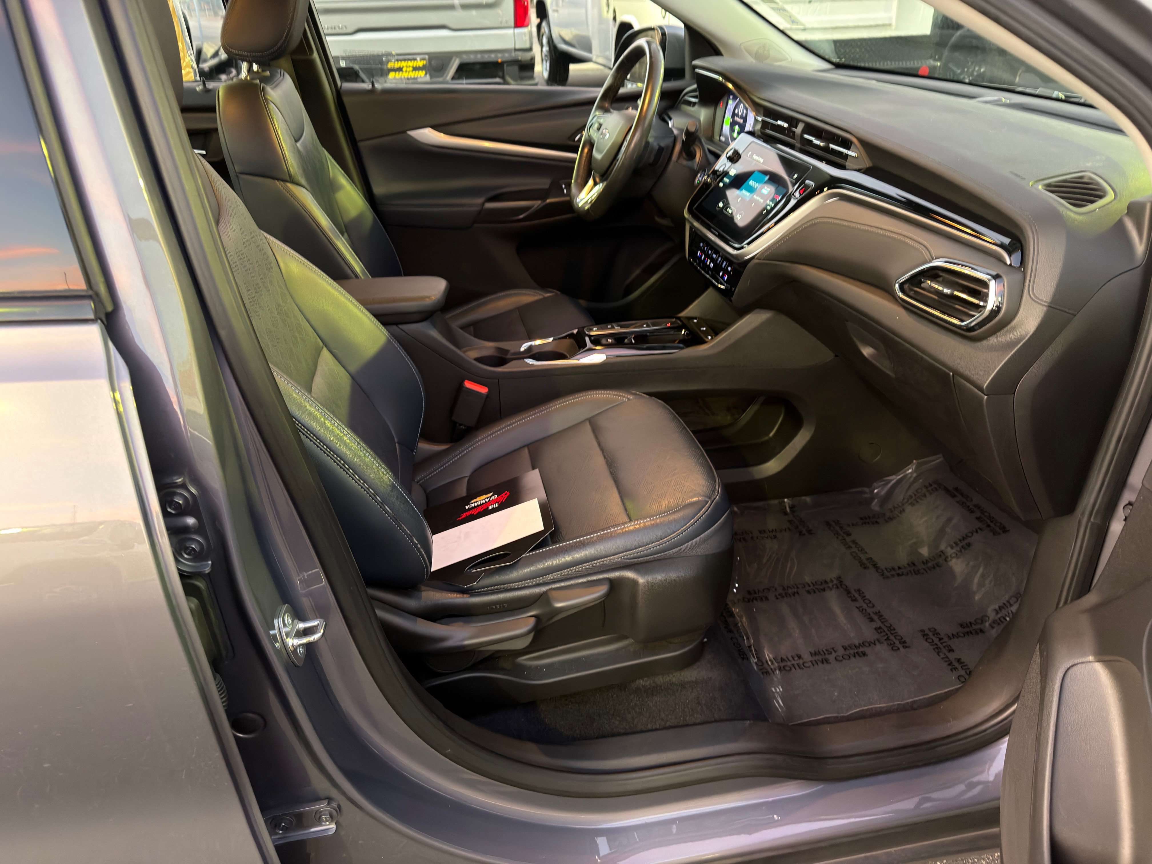 Used 2023 Chevrolet Bolt EUV LT w/ Convenience Package FWD image 10