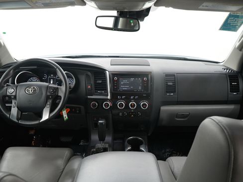 Used 2018 Toyota Sequoia Limited AWD/4WD image 15