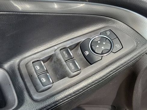Used 2015 Ford Explorer XLT w/ Equipment Group 202B AWD/4WD image 16