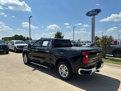Used 2023 Chevrolet Silverado 1500 LTZ AWD/4WD image 3