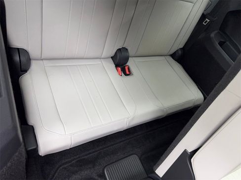 Used 2024 Volkswagen Tiguan SE R-Line image 40