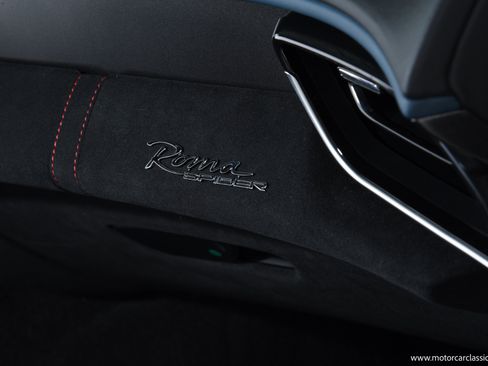 Used 2025 Ferrari Roma Spider RWD image 32