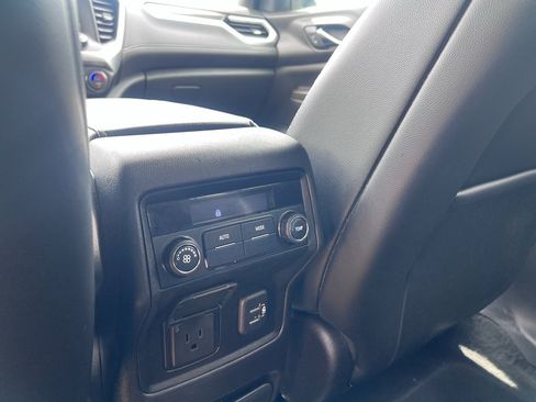 Used 2019 GMC Acadia SLT FWD image 17