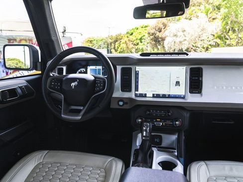 Used 2023 Ford Bronco Wildtrak AWD/4WD image 19