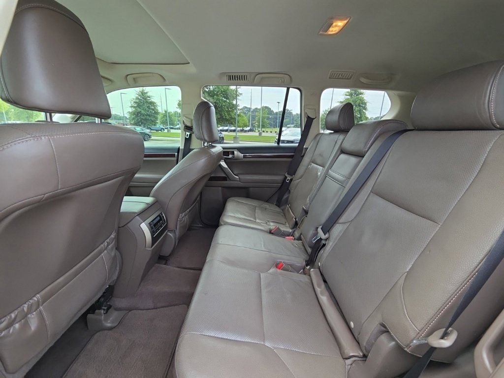 Used 2018 Lexus GX 460 Premium w/ Premium Package AWD/4WD image 13