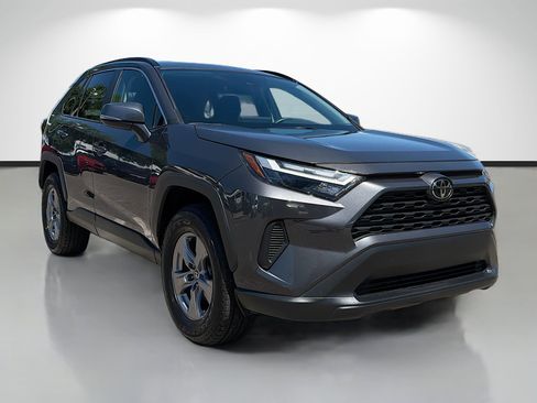 Used 2025 Toyota RAV4 XLE image 1