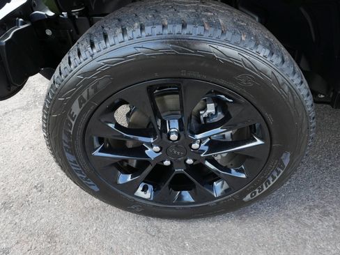 Used 2021 Jeep Wrangler Unlimited Sahara w/ Cold Weather Group AWD/4WD image 9