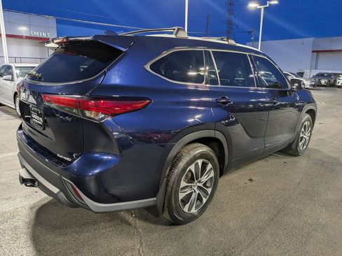 Used 2022 Toyota Highlander XLE image 7