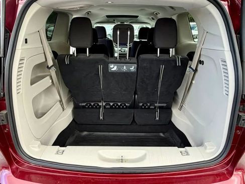Used 2017 Chrysler Pacifica Touring FWD image 15