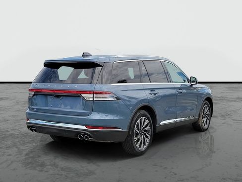 Used 2025 Lincoln Aviator AWD image 5