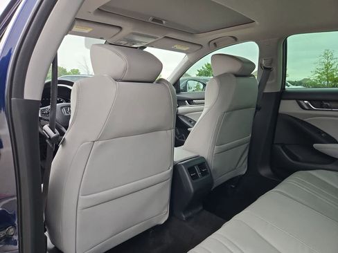 Used 2018 Honda Accord EX-L image 16