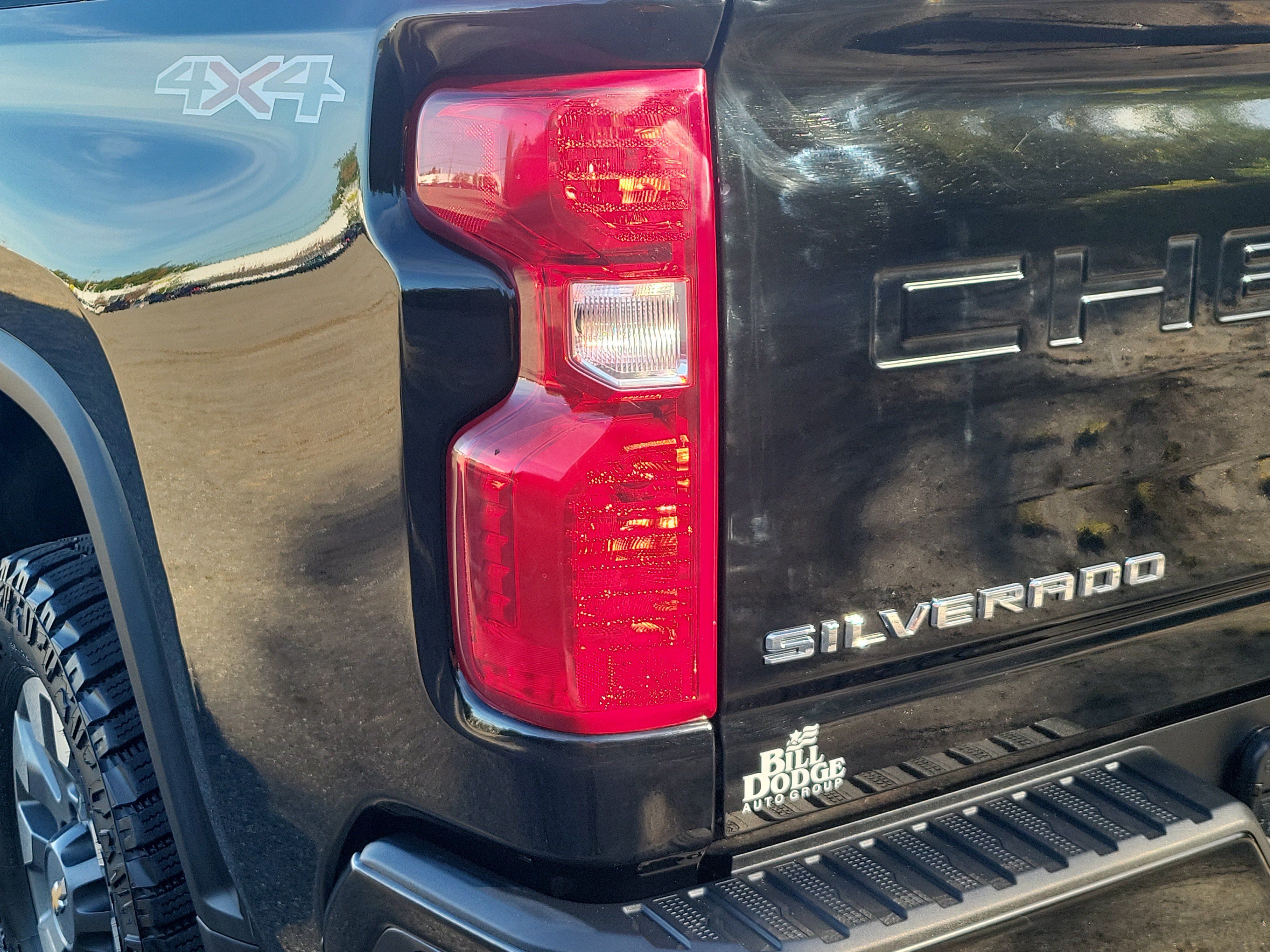 Used 2023 Chevrolet Silverado 2500 Custom w/ Custom Value Package AWD/4WD image 11