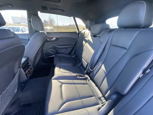 Used 2022 Audi Q8 Premium Plus image 12