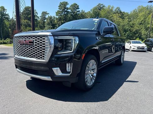 Used 2024 GMC Yukon XL Denali w/ Advanced Technology Package AWD/4WD image 1