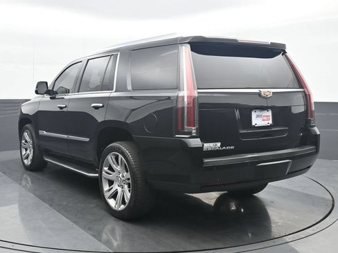Used 2019 Cadillac Escalade Luxury AWD/4WD image 4