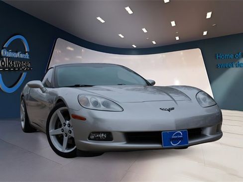 Used 2005 Chevrolet Corvette Coupe w/ Preferred Equipment Group image 3
