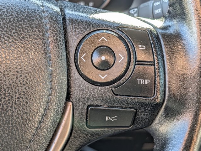 Used 2018 Toyota RAV4 XLE FWD image 20