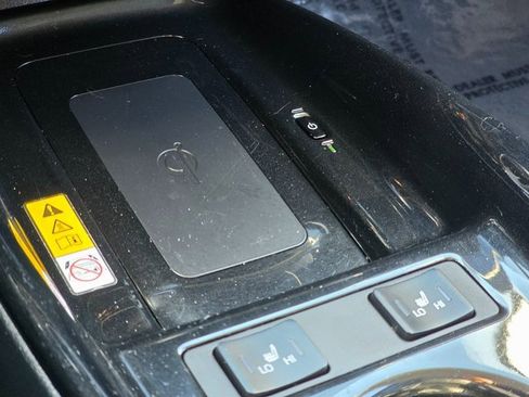 Used 2020 Toyota Prius Prime Limited image 30