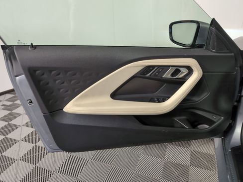 Used 2025 BMW 230i Coupe w/ Convenience Package image 10