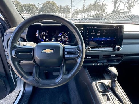 Used 2024 Chevrolet Colorado W/T image 9