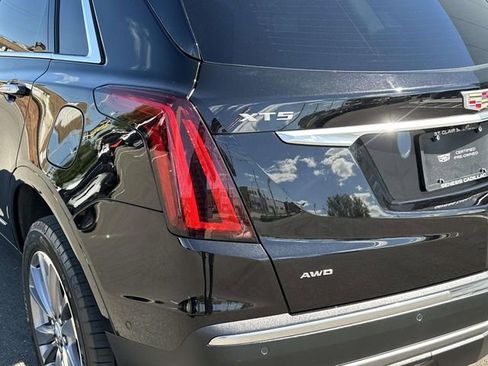 Certified 2025 Cadillac XT5 Premium Luxury w/ Technology Package AWD/4WD image 40