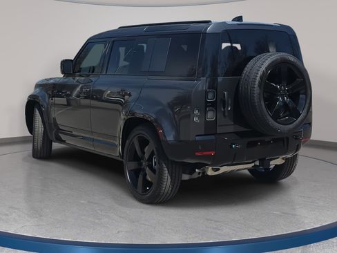 New 2026 Land Rover Defender 110 X-Dynamic SE image 7