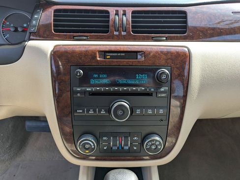 Used 2011 Chevrolet Impala LT w/ Luxury Edition Package FWD image 22