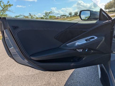Used 2025 Chevrolet Corvette Z06 image 14
