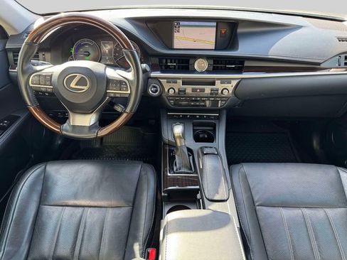 Used 2018 Lexus ES 300h 300h image 18