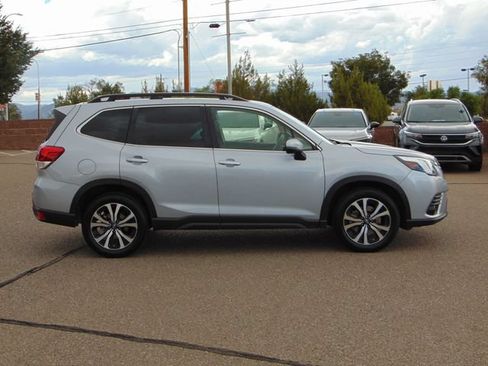 Used 2023 Subaru Forester Limited AWD/4WD image 3