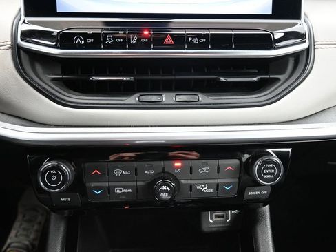 Used 2025 Jeep Compass Limited AWD/4WD image 12