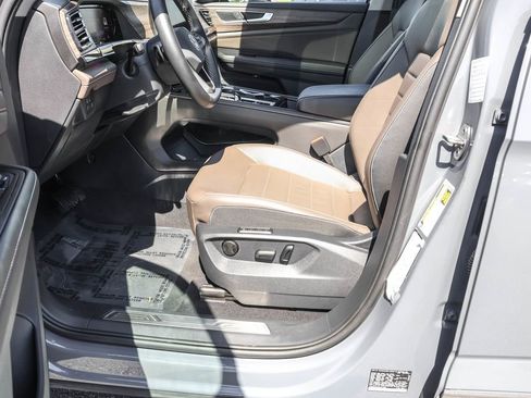 Certified 2025 Volkswagen Atlas SEL AWD/4WD image 18