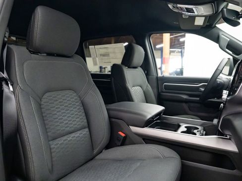 New 2026 RAM 1500 4x4 Crew Cab image 28
