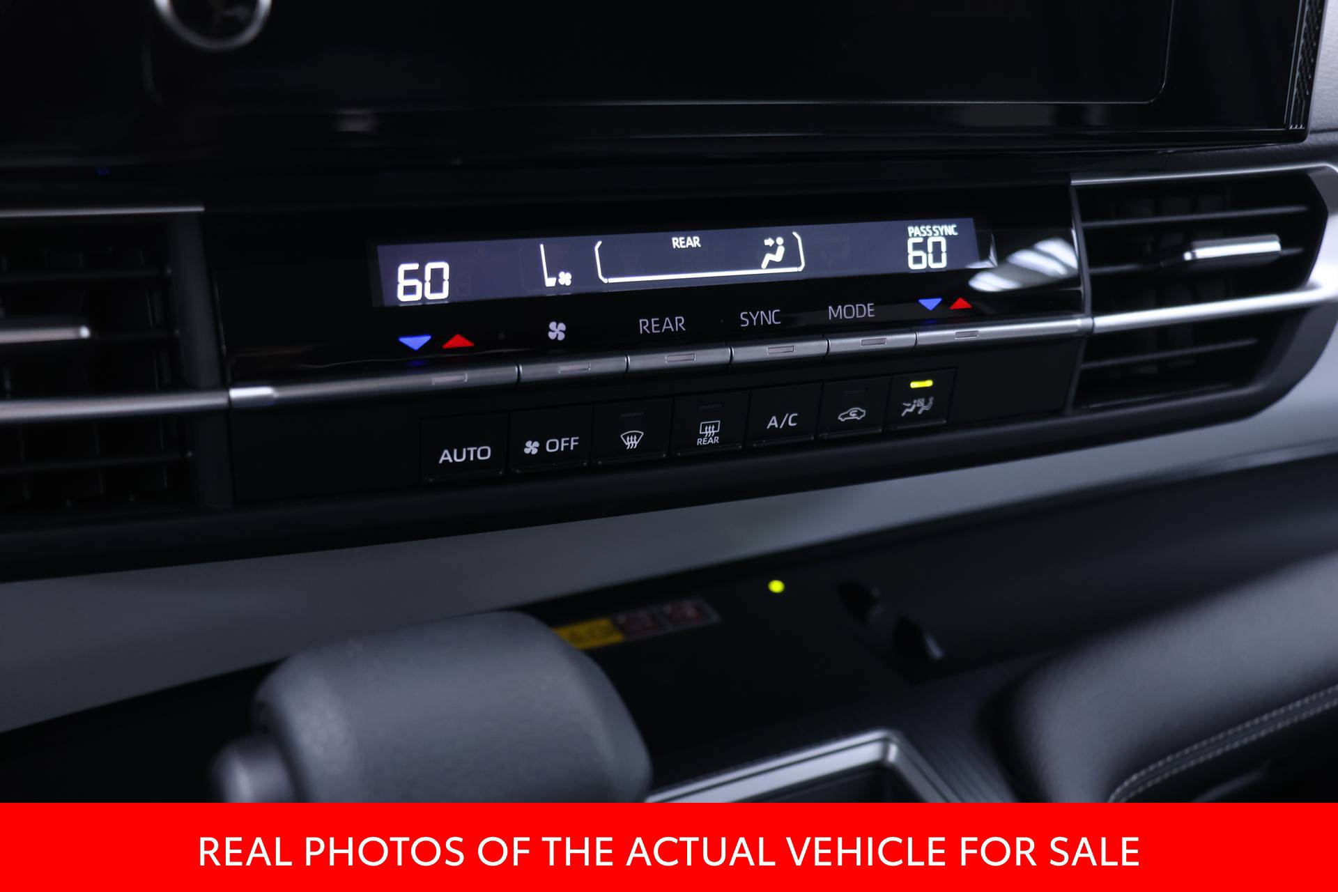 Certified 2025 Toyota Sienna LE AWD/4WD image 6
