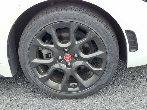 Used 2020 FIAT 124 Spider Abarth w/ Convenience Group RWD image 8