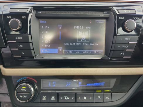 Used 2016 Toyota Corolla LE image 20