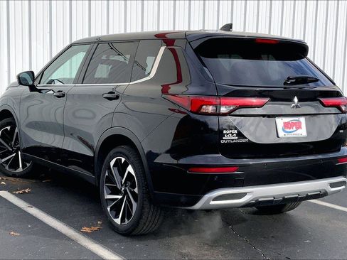 Used 2024 Mitsubishi Outlander SE image 10