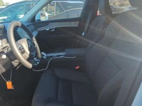 Used 2025 Volvo XC90 B6 Plus image 5