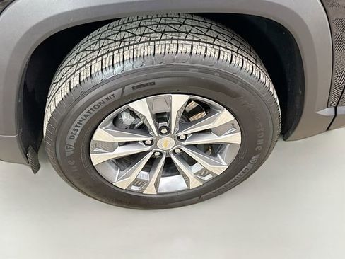 Used 2025 Chevrolet Equinox LT w/ Convenience Package II image 33