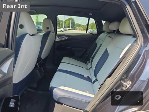 Used 2024 Volkswagen ID.4 S RWD image 4