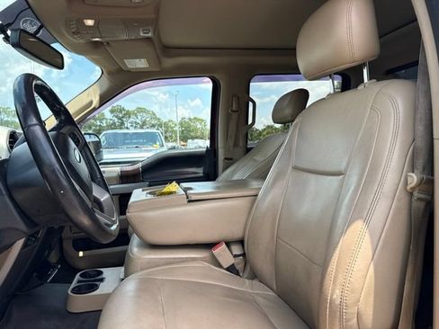 Used 2017 Ford F150 Lariat AWD/4WD image 8