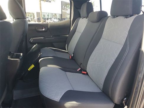 Used 2022 Toyota Tacoma TRD Sport image 12