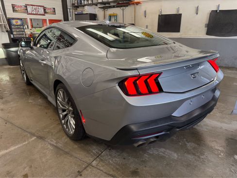 Used 2024 Ford Mustang GT Premium image 8