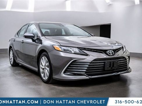 Used 2023 Toyota Camry LE image 32