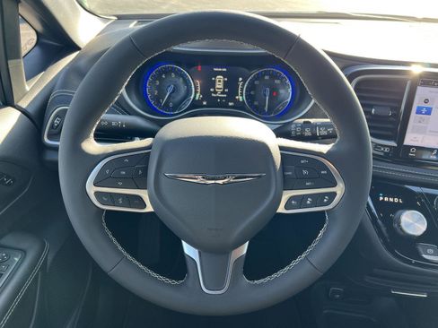 New 2026 Chrysler Pacifica Select image 20