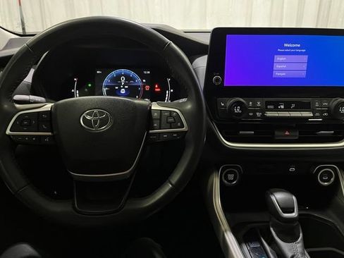 Certified 2024 Toyota Grand Highlander AWD image 22