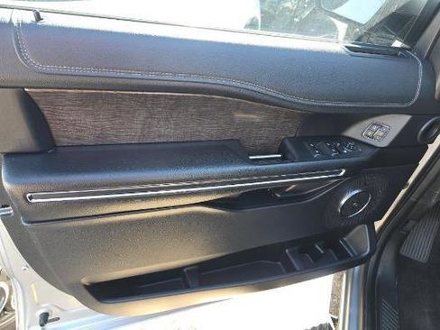 Used 2020 Ford Expedition Max Limited image 8