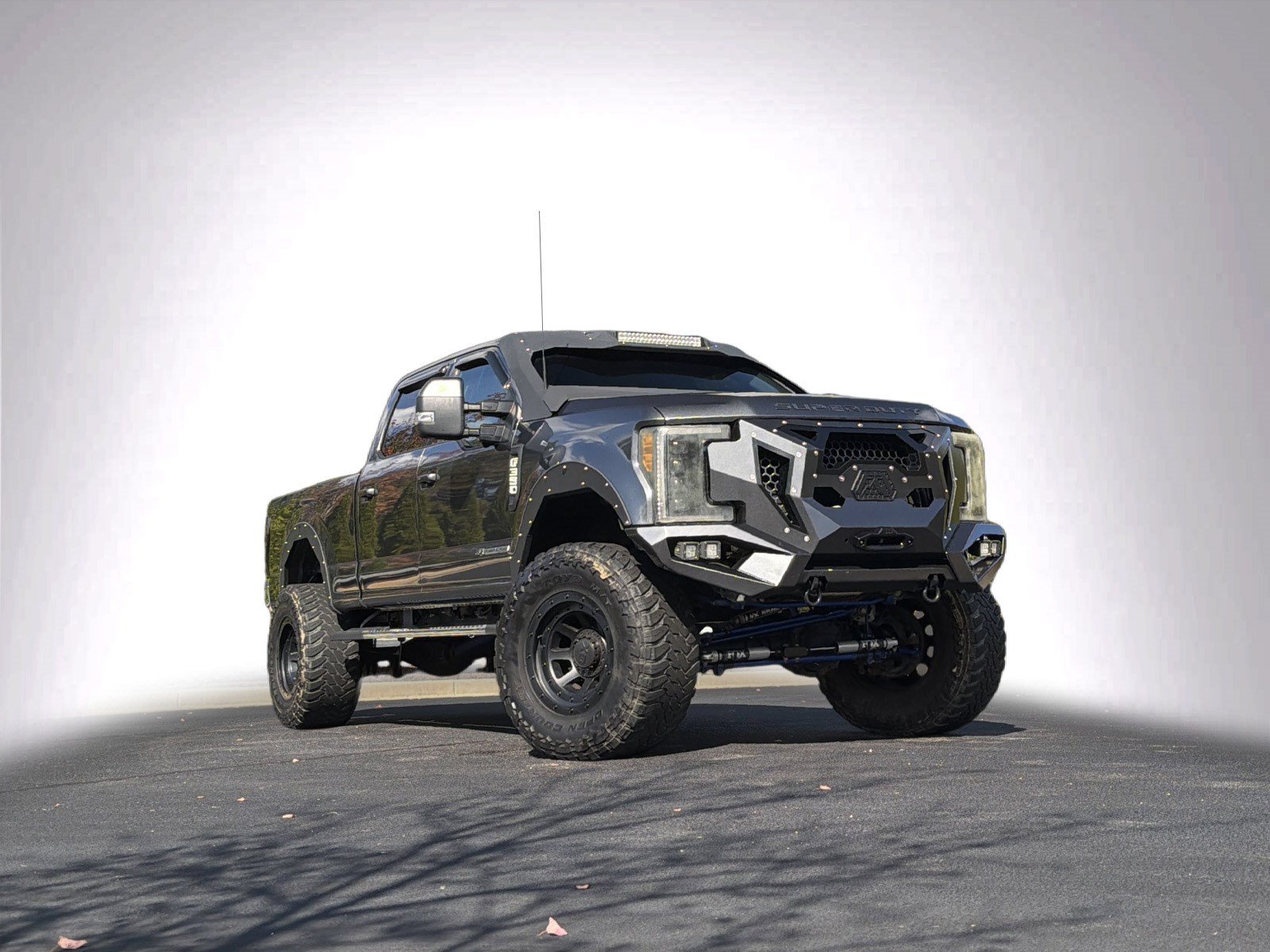 Used 2019 Ford F350 Lariat w/ Lariat Ultimate Package AWD/4WD image 2